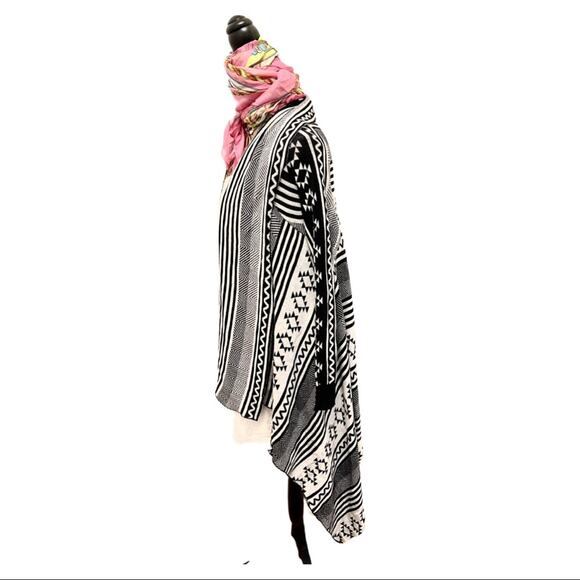 BCBG MAXAZRIA western aztec cascade front cardigan size SMALL 100% VISCOSE black - Picture 8 of 14